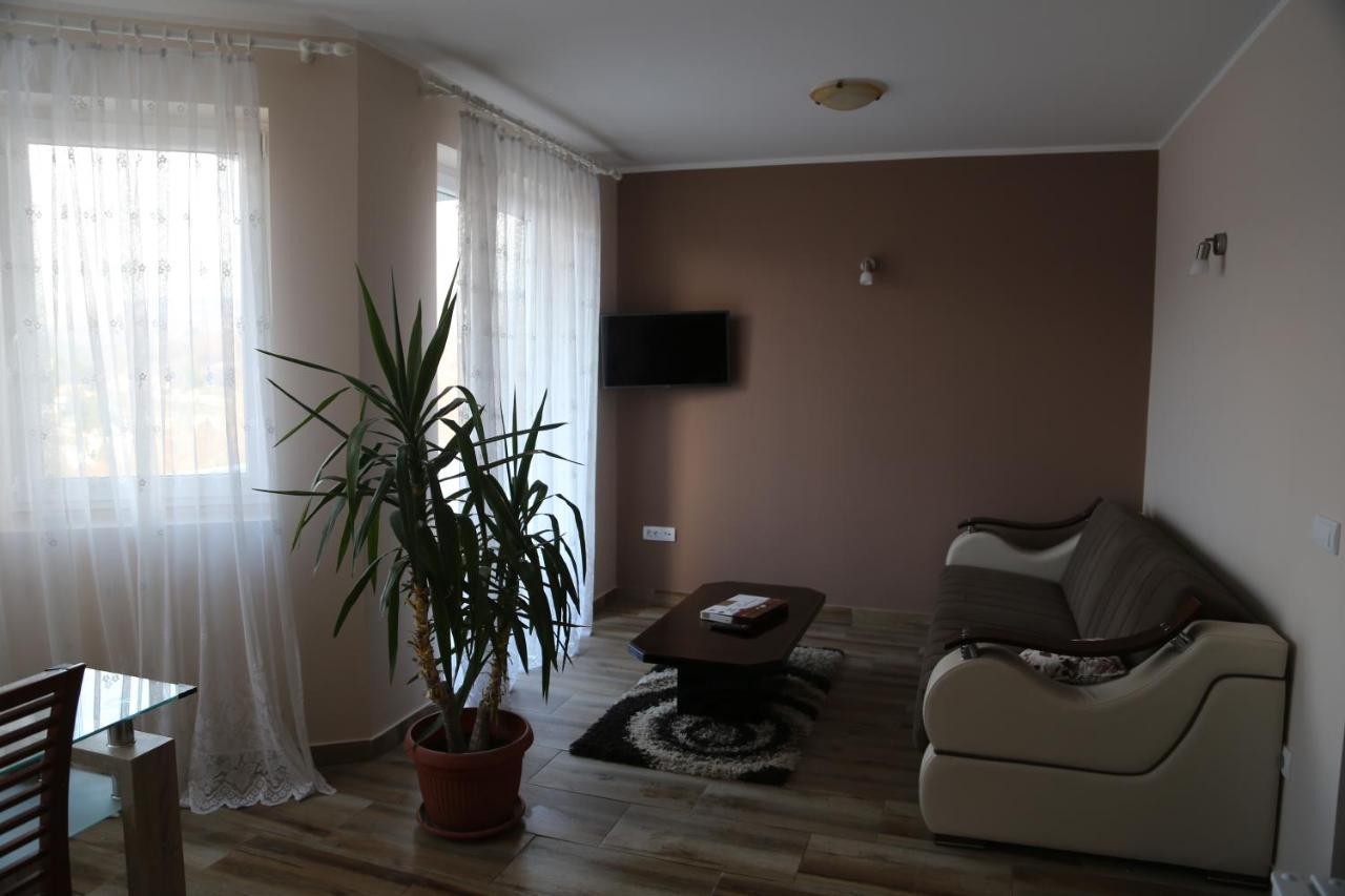 Fruskogorska Idila Apartmani Vrdnik Esterno foto
