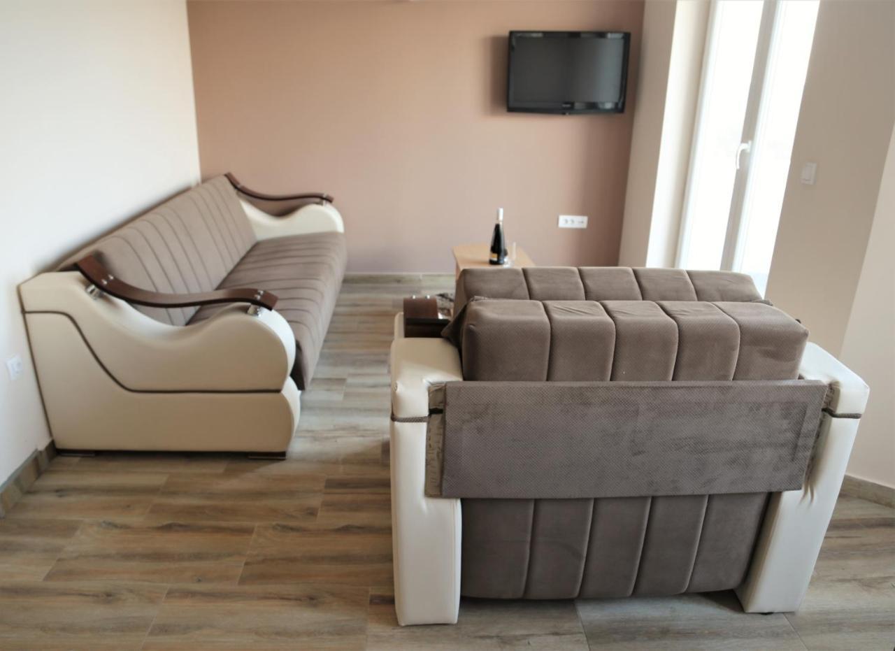 Fruskogorska Idila Apartmani Vrdnik Esterno foto
