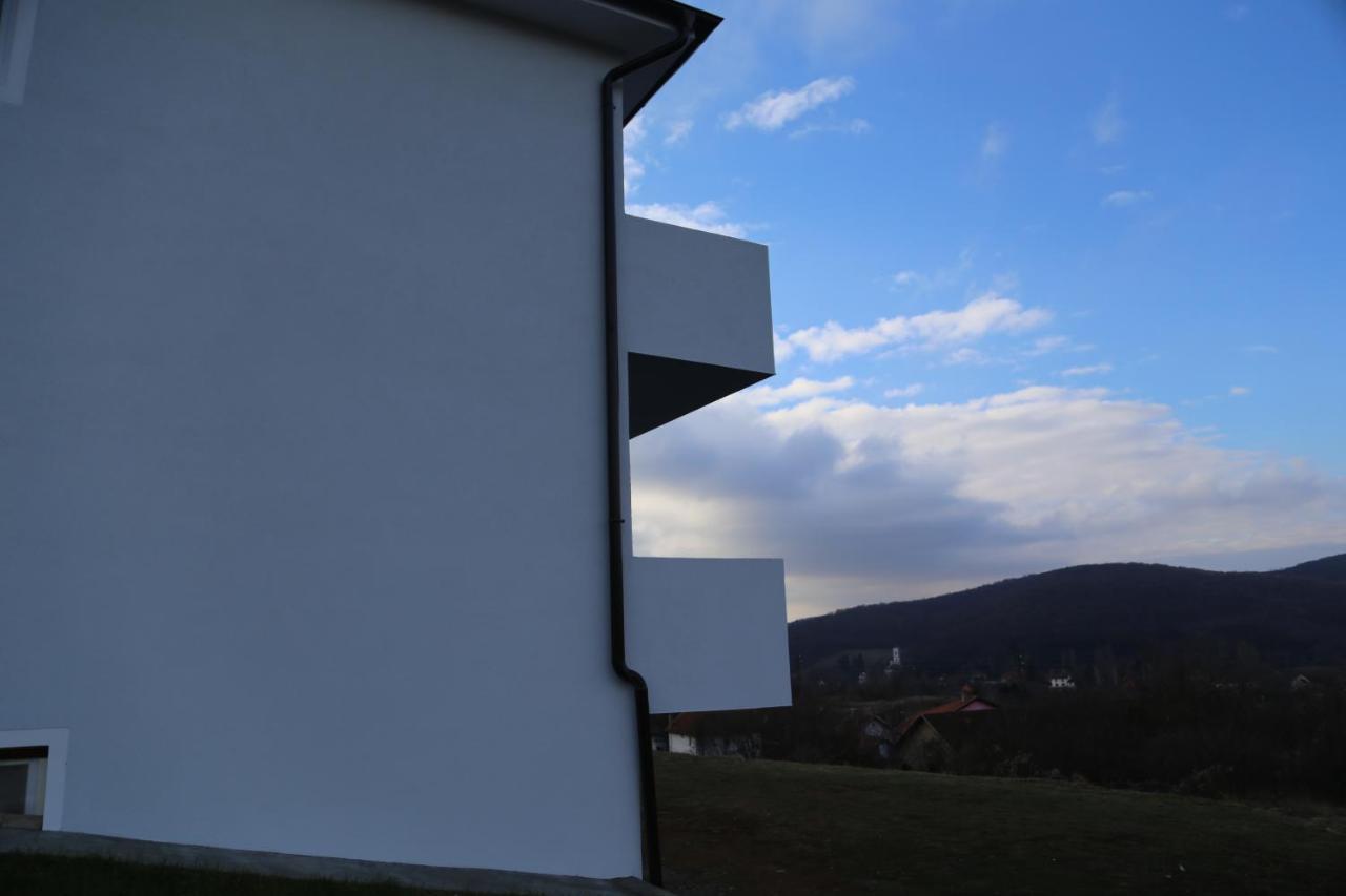 Fruskogorska Idila Apartmani Vrdnik Esterno foto